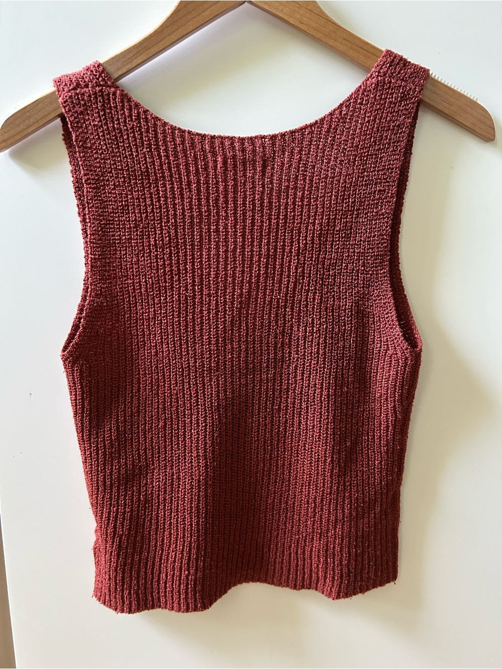 Mod Ref Ribbed V-Neck Tank - Rust - Picture 2 of 3